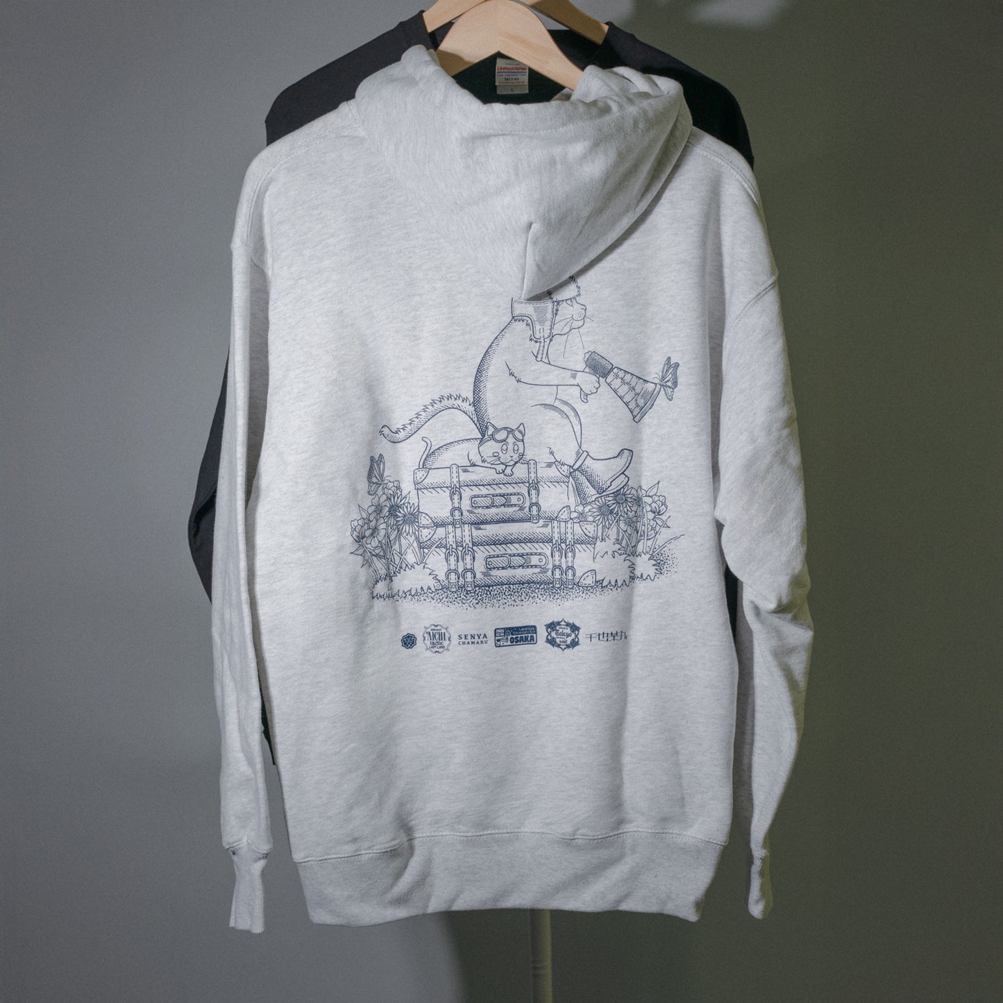 千也茶丸 / “Echoes” tour hoodie