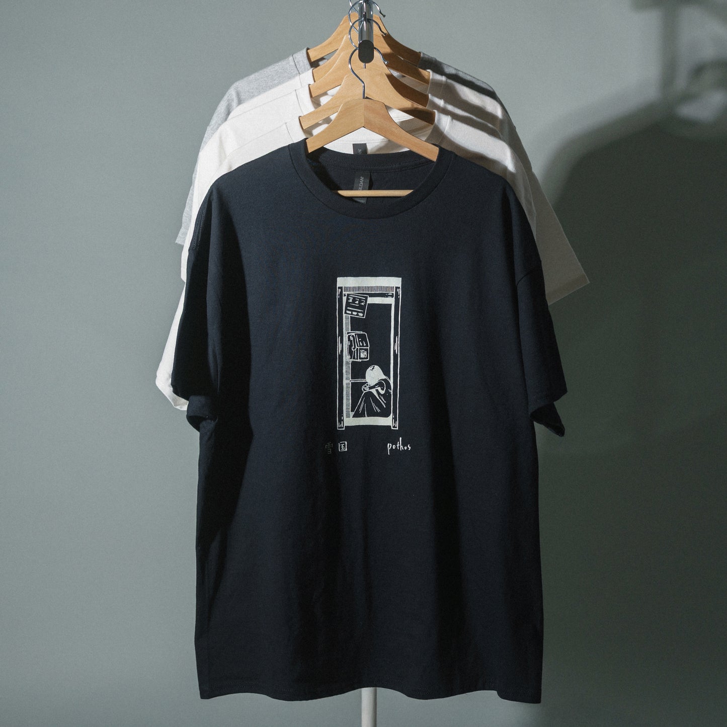 雪国 / pothos T-shirt