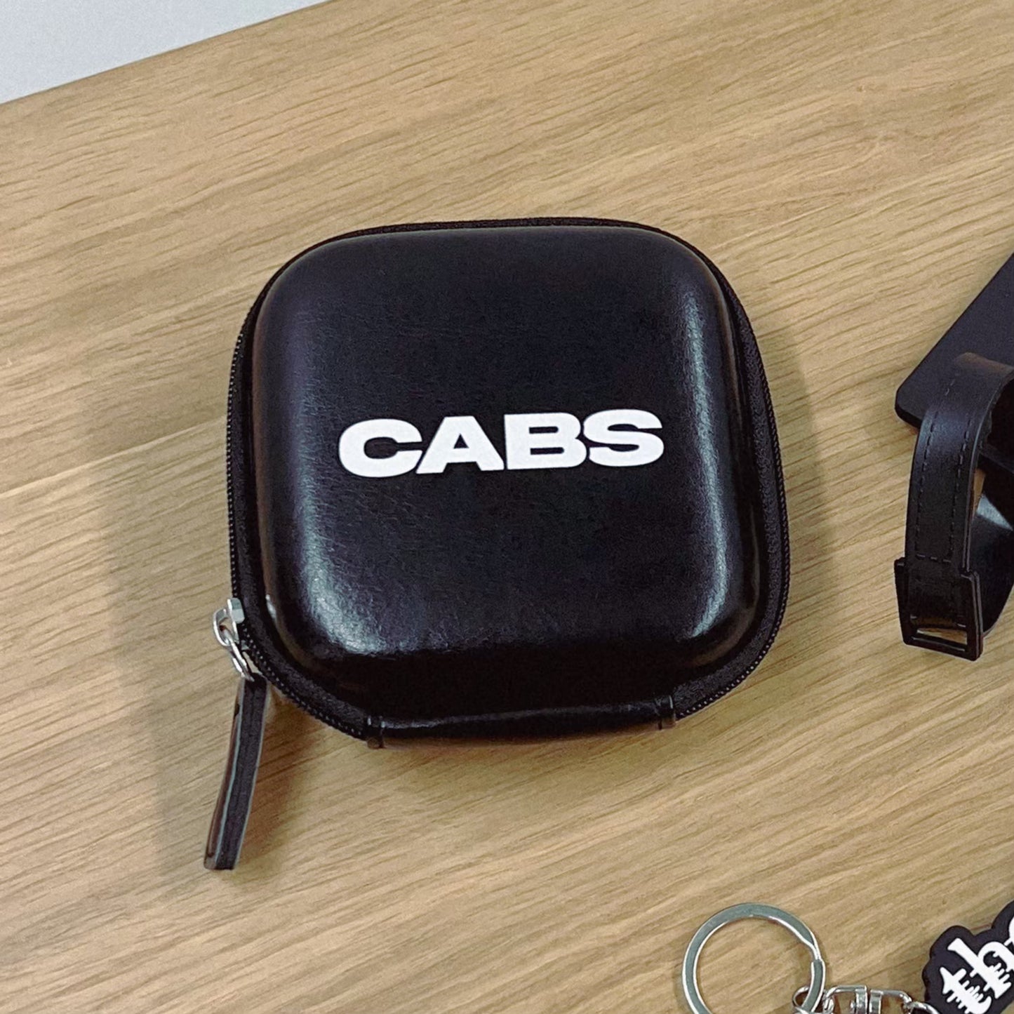 the cabs / “CABS” gadget case